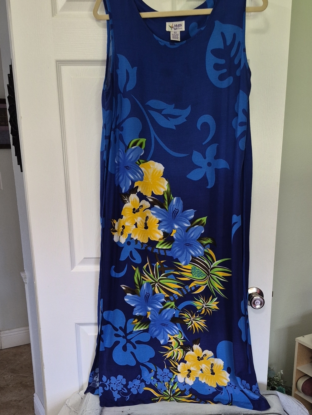 Sleeveless Blue Tropical Maxi Dress with Yellow Floral Print Large Peite